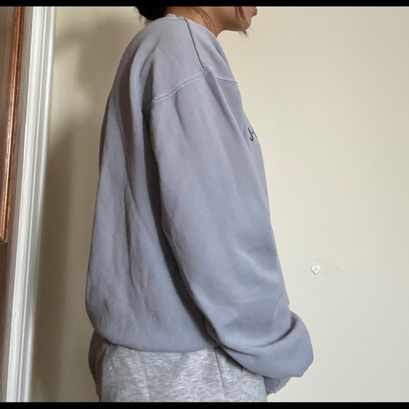 Brandy Melville Pullover Crewneck - Picture 5 of 12